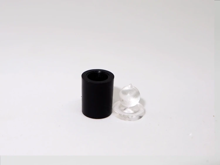 plastikowe dystanse do liter.webp